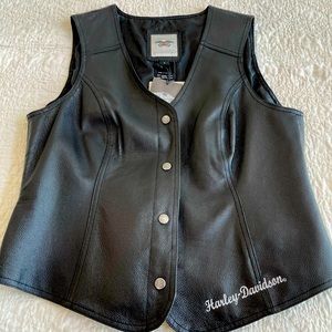 Ladies Harley Davidson leather vest size large. New with tags.